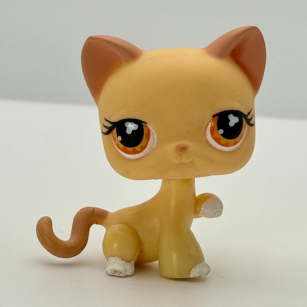 Littlest Pet Shop 533 Yellow Shorthair Cat Clover Eyes Blue Magnet 2007 LPS